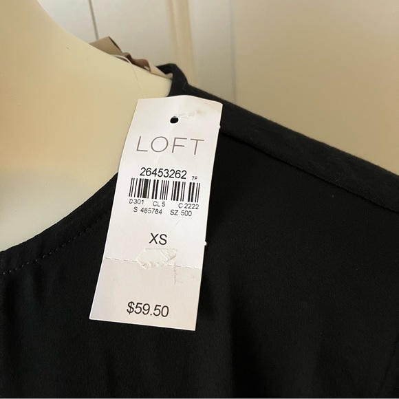 LOFT NWT black top - Picture 3 of 8